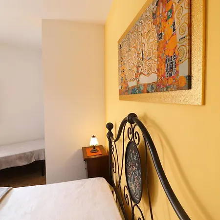 A Pochi Passi Dal Centro Apartment *